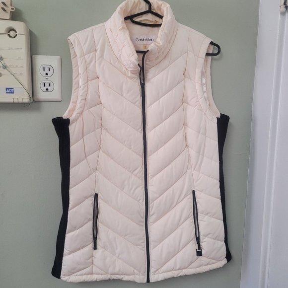 Calvin Klein Jackets & Blazers - Calvin Klein White Cream Puffy Vest size Medium EUC